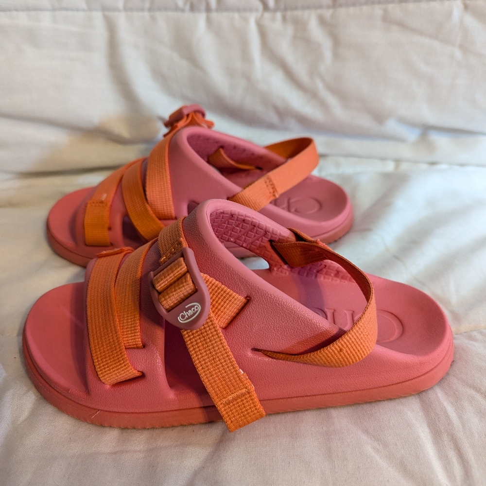 Kids CHACO Sandals Size 1 - Picture 4 of 9